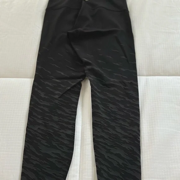 Lululemon Lunar New Year - Year of the Tiger - Picture 2 of 3